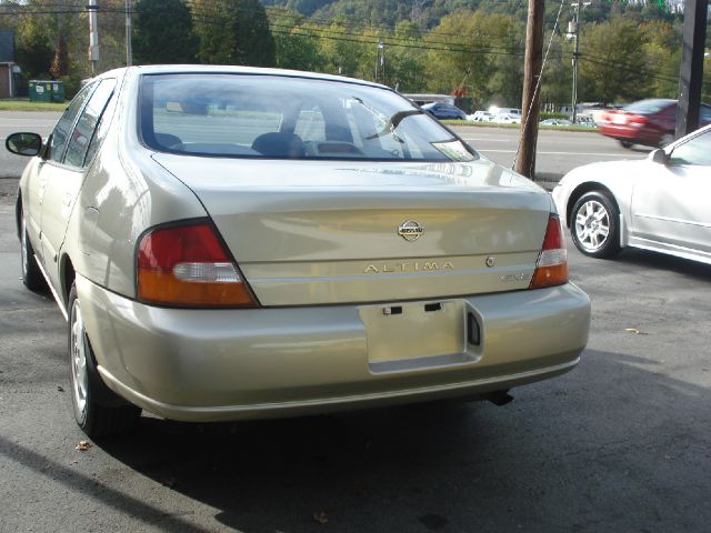 Nissan Altima 1998 photo 3