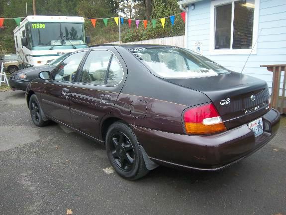 Nissan Altima 1998 photo 1