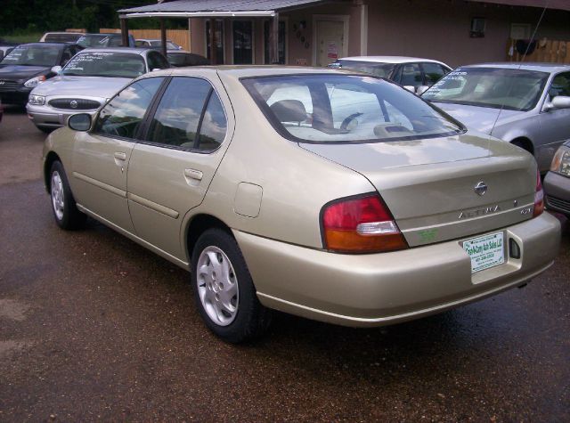Nissan Altima 1998 photo 0