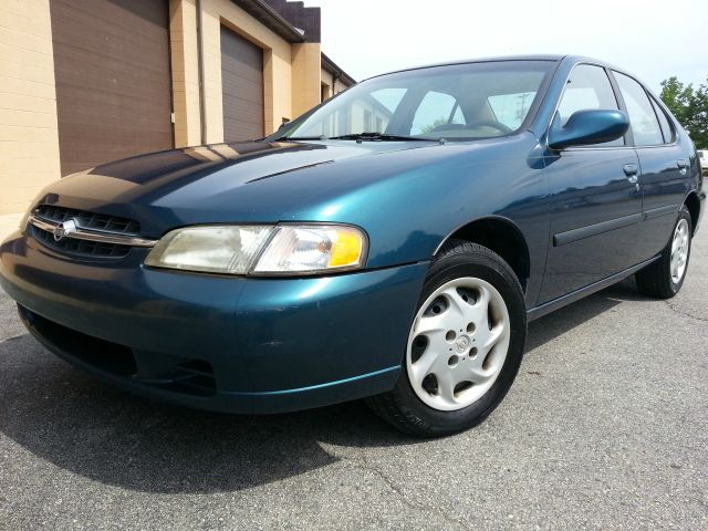 Nissan Altima 1998 photo 1