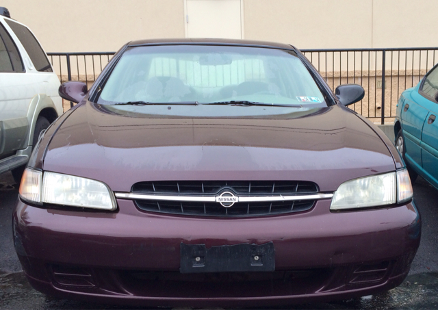 Nissan Altima 1998 photo 1