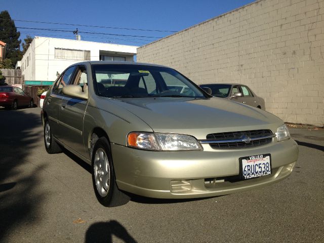 Nissan Altima 1999 photo 2