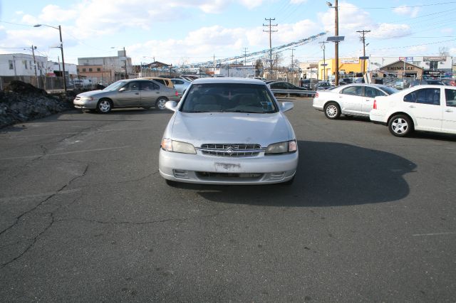 Nissan Altima 1999 photo 1