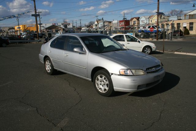 Nissan Altima 1999 photo 4