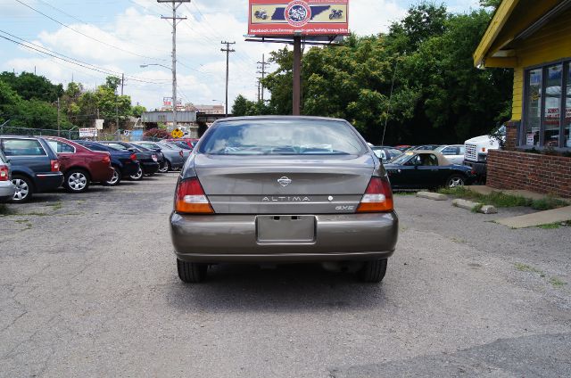 Nissan Altima 1999 photo 4
