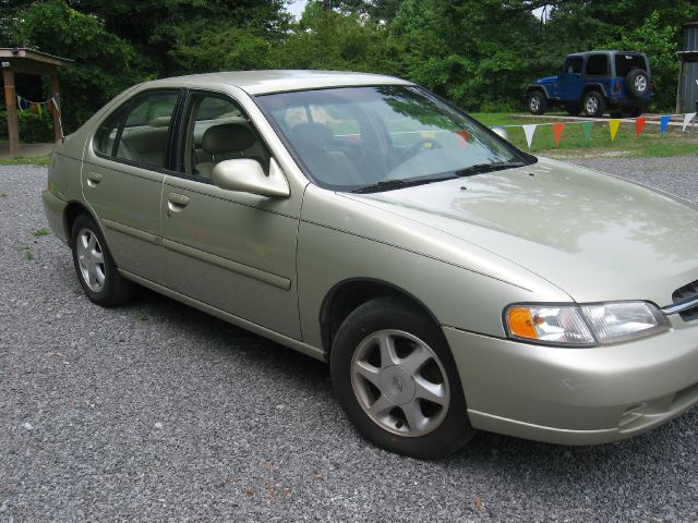 Nissan Altima 1999 photo 4