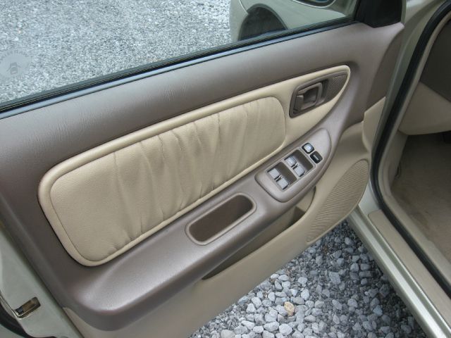 Nissan Altima 1999 photo 6