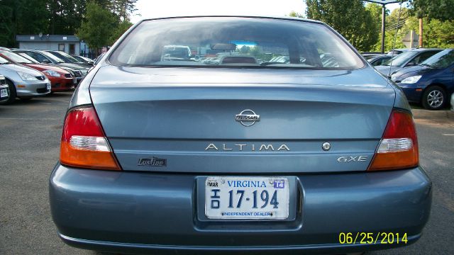 Nissan Altima 1999 photo 4