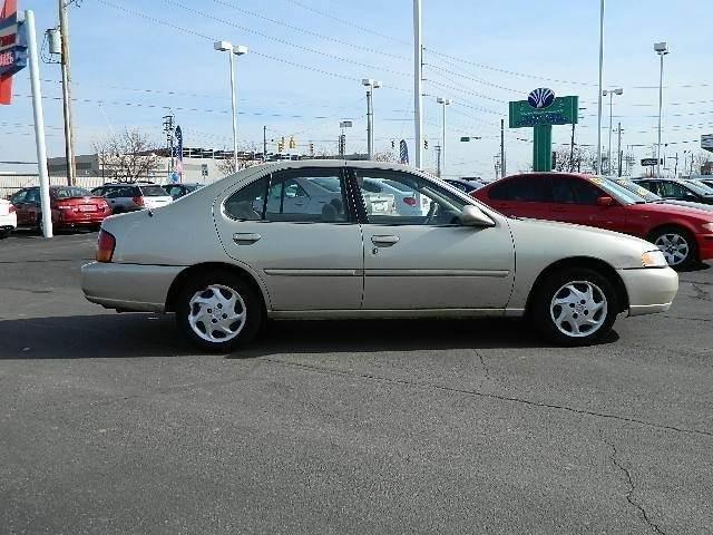 Nissan Altima 1999 photo 1