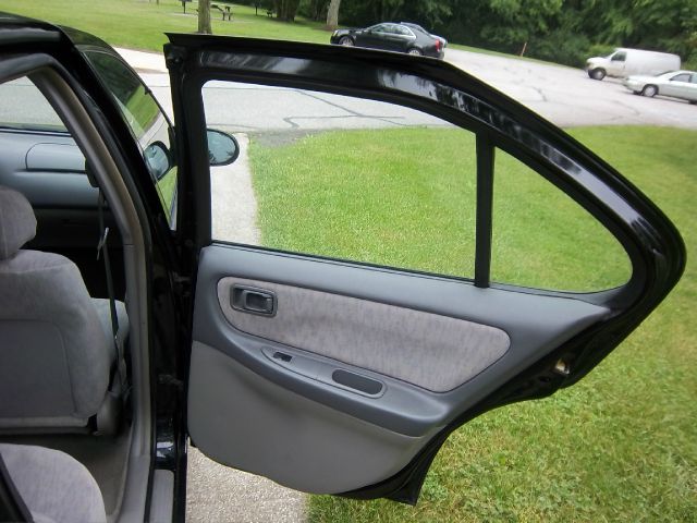 Nissan Altima 1999 photo 18