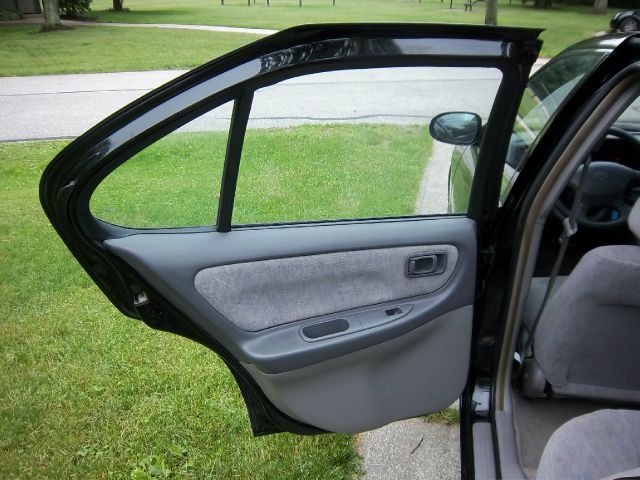 Nissan Altima 1999 photo 3