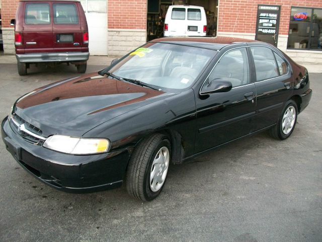 Nissan Altima 1999 photo 2