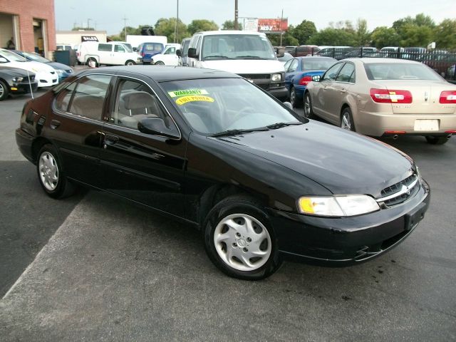 Nissan Altima 1999 photo 4