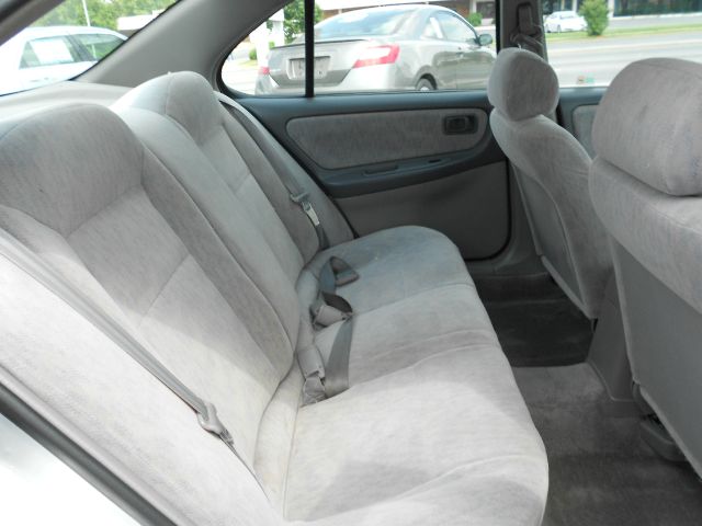 Nissan Altima 1999 photo 14