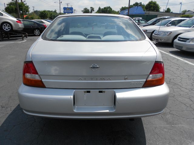 Nissan Altima 1999 photo 16