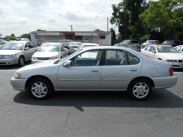 Nissan Altima 1999 photo 18