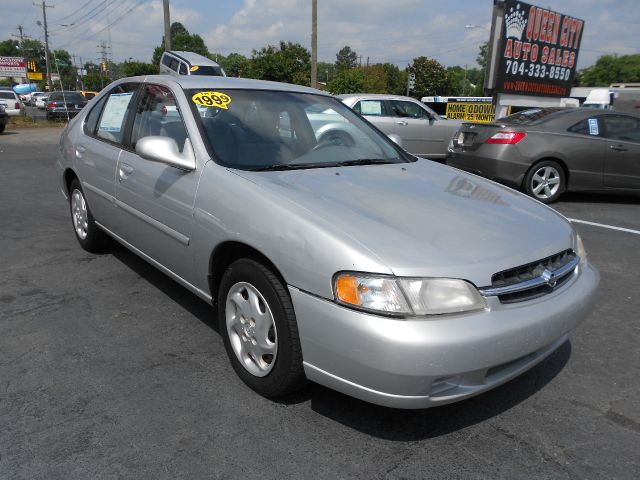 Nissan Altima 1999 photo 19