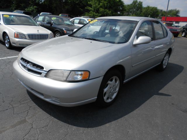 Nissan Altima 1999 photo 5
