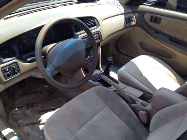 Nissan Altima 1999 photo 4