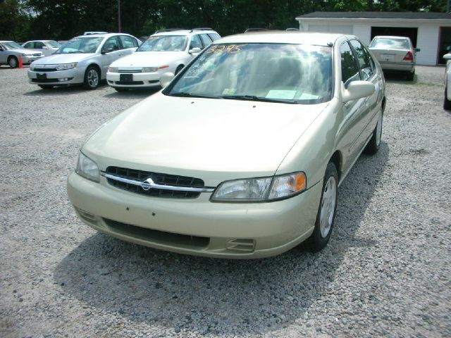 Nissan Altima 1999 photo 1