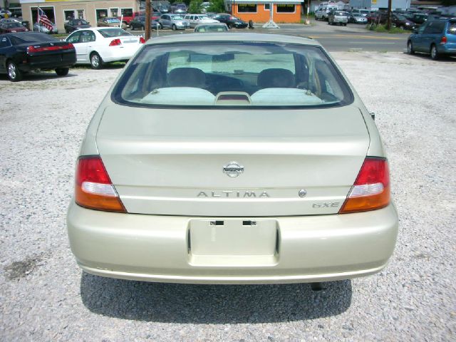 Nissan Altima 1999 photo 3