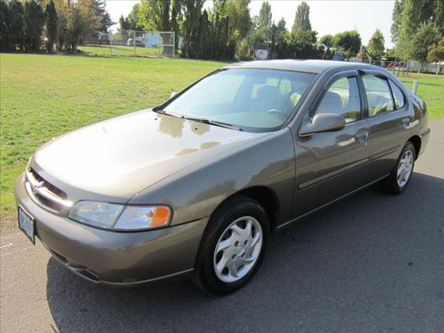 Nissan Altima CL 3. Sedan