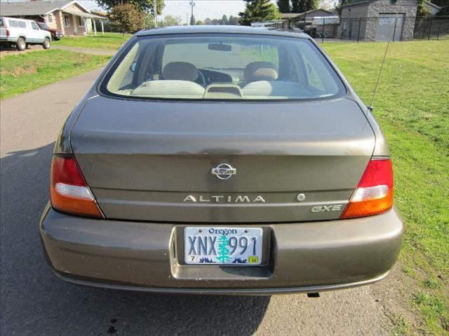 Nissan Altima 1999 photo 2