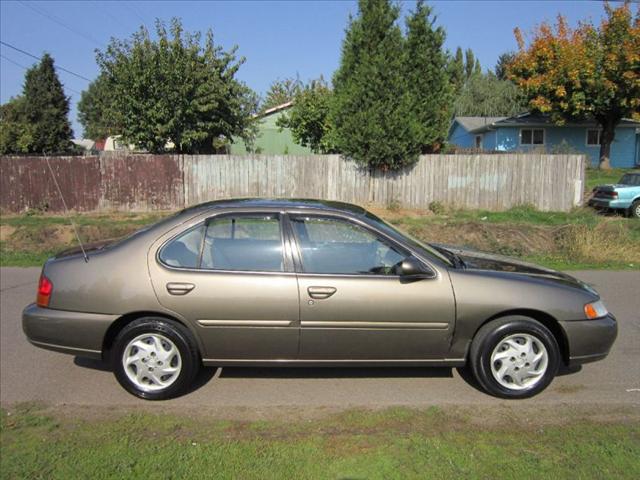 Nissan Altima 1999 photo 3