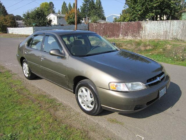 Nissan Altima 1999 photo 4