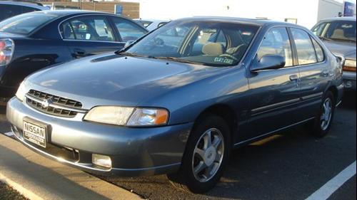 Nissan Altima 1999 photo 1