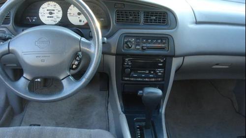 Nissan Altima 1999 photo 2