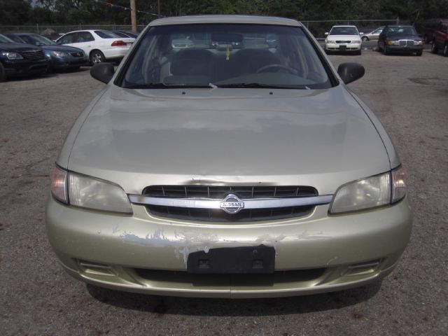 Nissan Altima 1999 photo 1