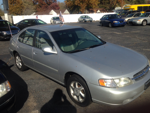 Nissan Altima 1999 photo 1