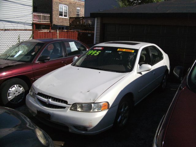 Nissan Altima 2000 photo 1