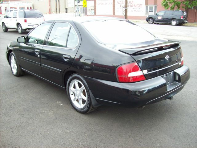 Nissan Altima 2000 photo 1