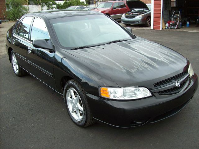 Nissan Altima 2000 photo 3
