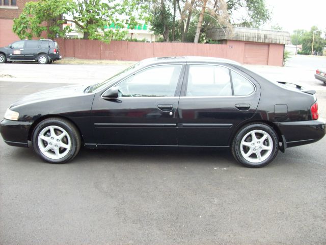 Nissan Altima 2000 photo 4