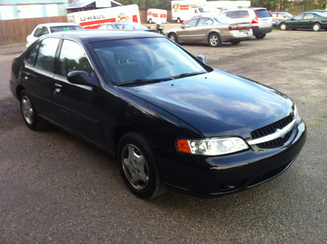 Nissan Altima 2000 photo 2