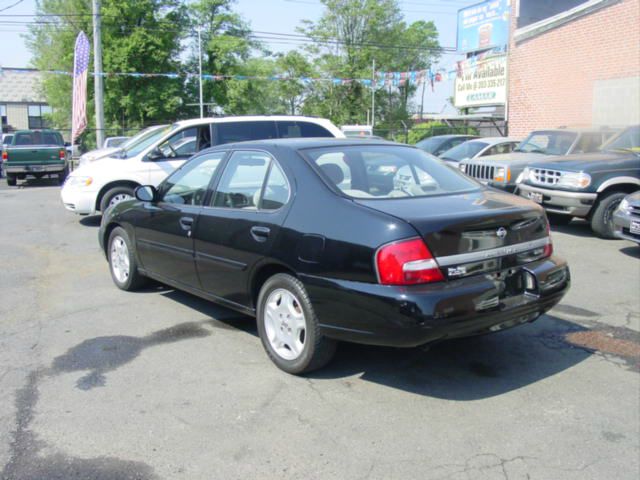 Nissan Altima 2000 photo 4