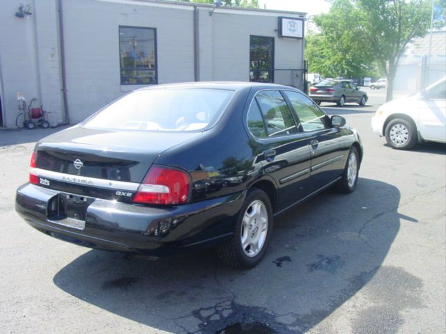 Nissan Altima 2000 photo 8