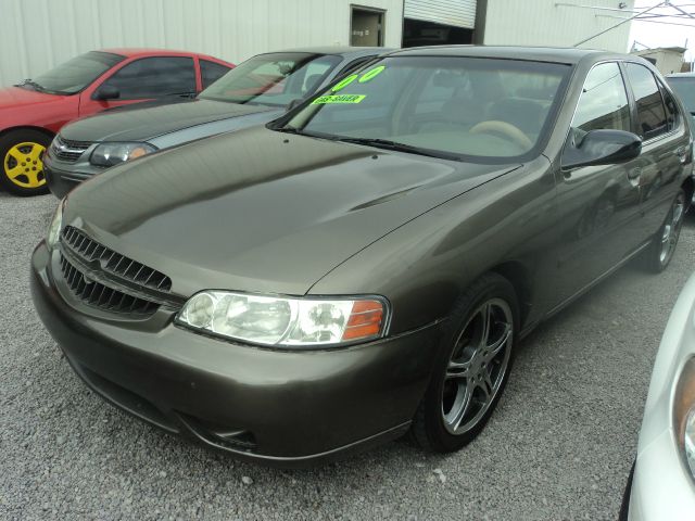 Nissan Altima 2000 photo 1