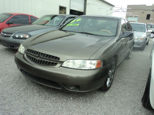 Nissan Altima 2000 photo 2