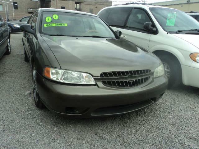 Nissan Altima 2000 photo 3