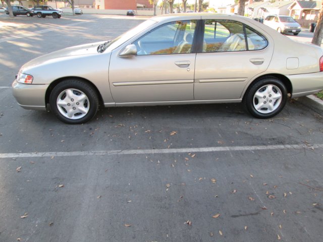 Nissan Altima 2000 photo 4