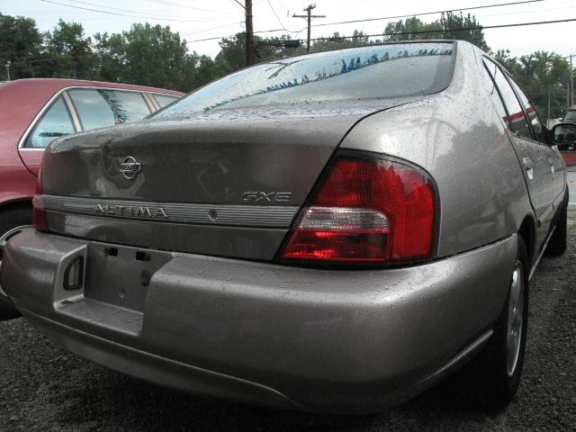 Nissan Altima 2000 photo 3