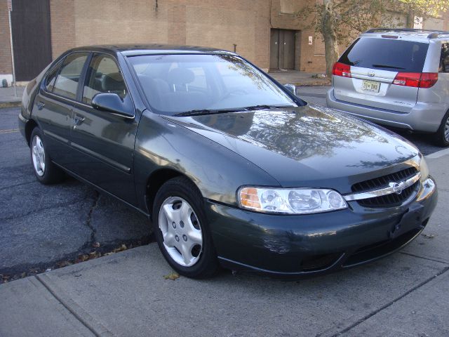 Nissan Altima 2000 photo 1