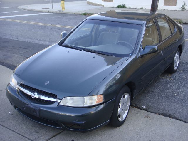 Nissan Altima 2000 photo 4