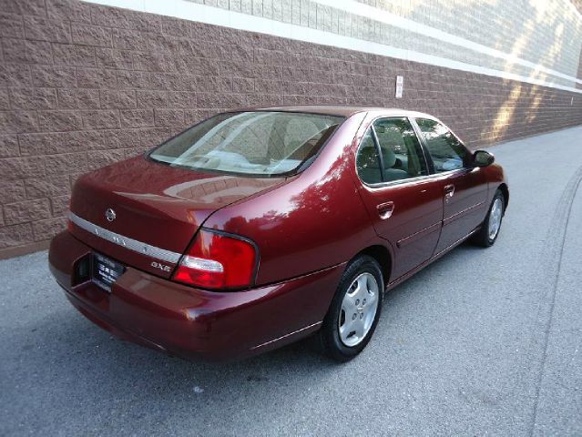 Nissan Altima 2000 photo 2