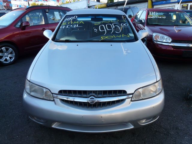 Nissan Altima 2000 photo 2