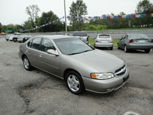 Nissan Altima 2000 photo 2